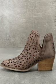 Musse & Cloud Athena Dark Brown Leather Cutout Booties