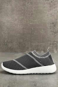 Narmada Grey Knit Slip-On Sneakers