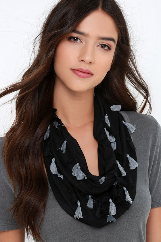 Former and the Flatter Black Infinity Scarf at Lulus.com!
